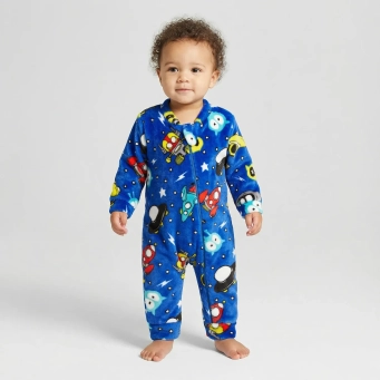 ملابس الأولاد